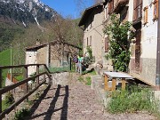 15 Ed ora sul sentiero (non segnalato) per i prati della Pigolotta 